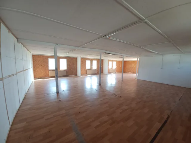 Kiadó kereskedelmi és ipari ingatlan Győr, Likócs, Kardán 175 nm