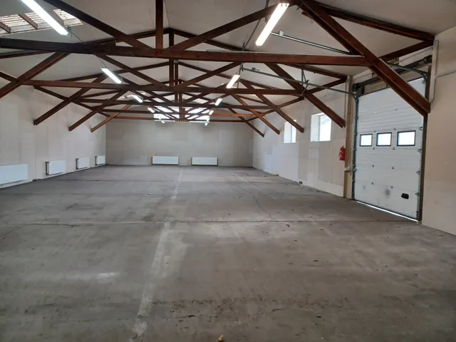 Kiadó kereskedelmi és ipari ingatlan Győr, Likócs 474 nm