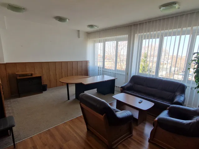 Kiadó kereskedelmi és ipari ingatlan Győr, Kismegyer 30 nm