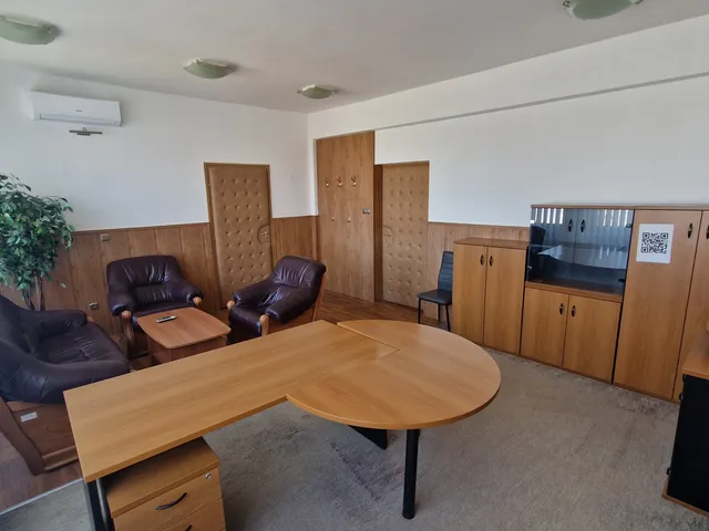 Kiadó kereskedelmi és ipari ingatlan Győr, Kismegyer 30 nm