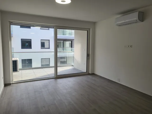 Kiadó lakás Győr, Nádorváros 86 nm