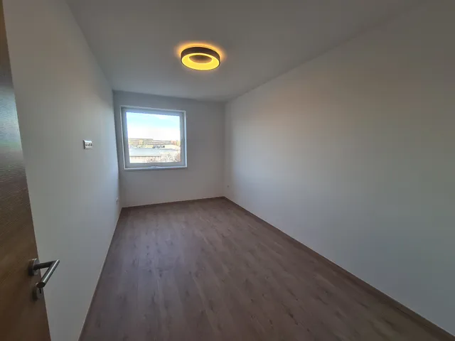 Kiadó lakás Győr, Nádorváros 73 nm