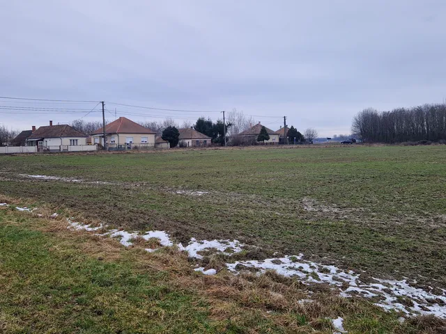 Eladó telek Szilsárkány 2160 nm