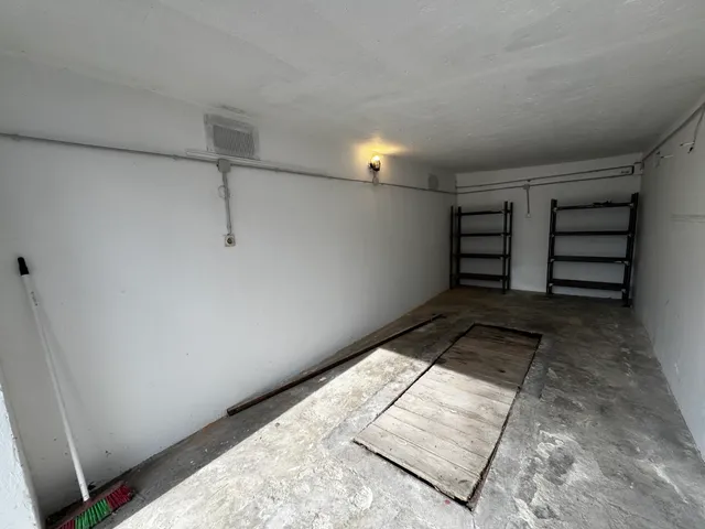 Eladó garázs Győr, Adyváros 17 nm