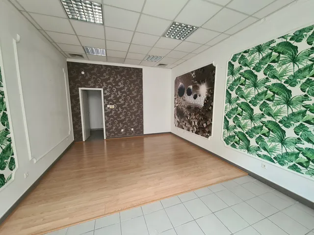 Kiadó kereskedelmi és ipari ingatlan Győr, Belváros 25 nm
