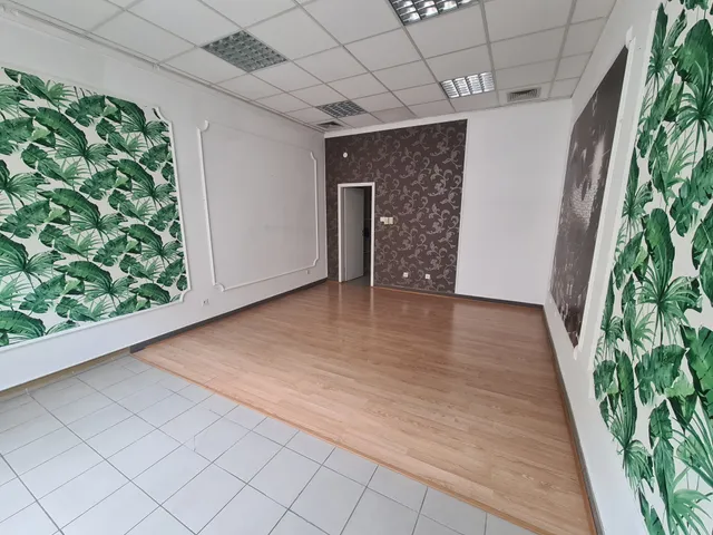 Kiadó kereskedelmi és ipari ingatlan Győr, Belváros 25 nm