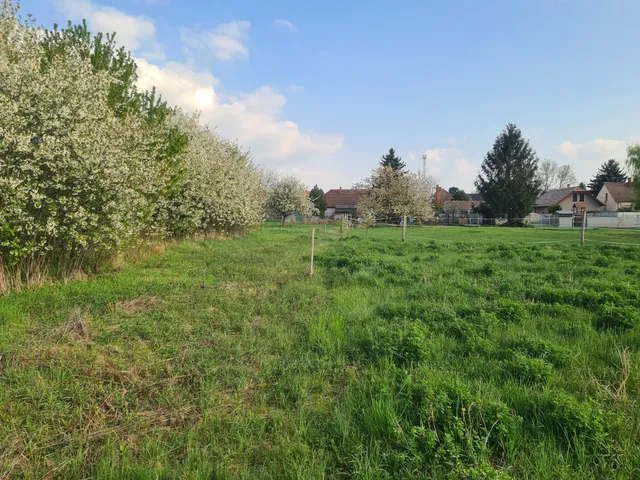 Eladó telek Győr, Győrszentiván 1181 nm