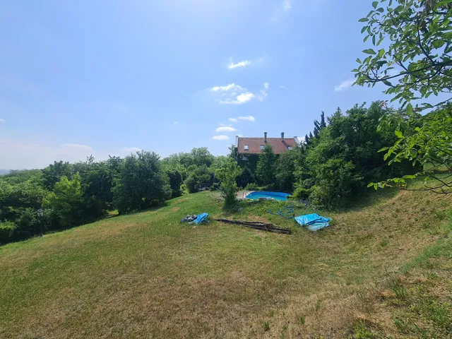 Eladó nyaraló Győrújbarát, Paperdő 170 nm