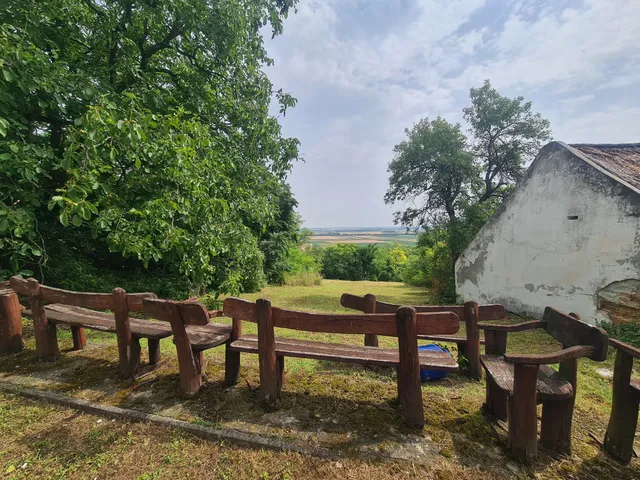Eladó nyaraló Győrújbarát, Paperdő 170 nm