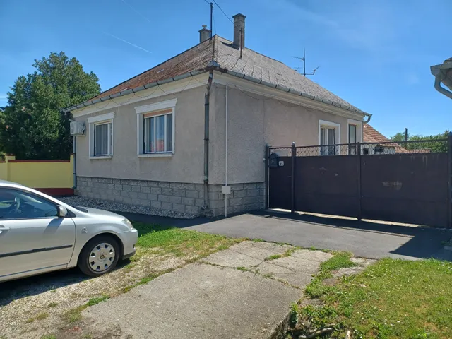 Eladó ház Barbacs 80 nm