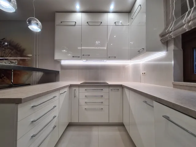 Kiadó lakás Győr, Belváros, Batthyány tér 112 nm