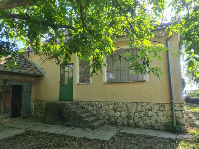 Eladó ház Mosonszentmiklós, Gyártelep 90 nm