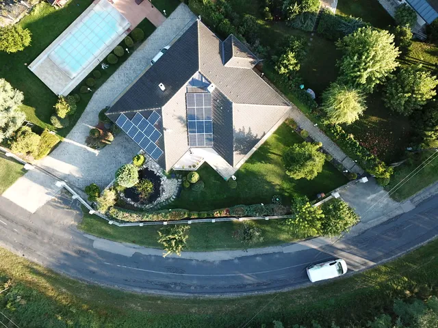 Eladó ház Győrújbarát 260 nm