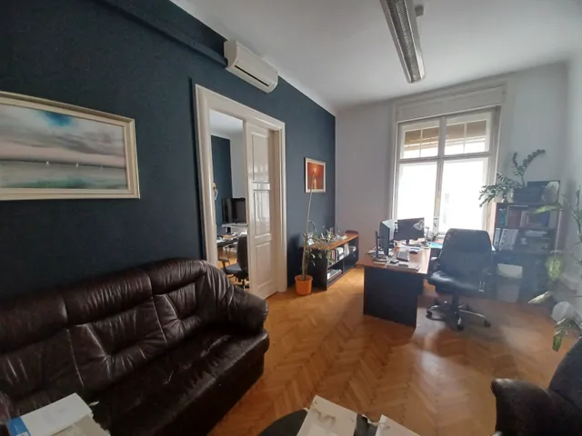 Eladó kereskedelmi és ipari ingatlan Győr, Belváros, Árpád 113 nm