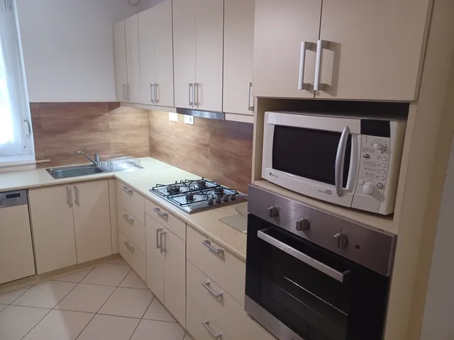 Kiadó lakás Győr, Nádorváros 63 nm
