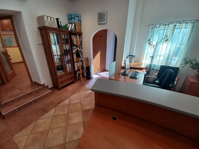 Eladó kereskedelmi és ipari ingatlan Győr, Belváros, Újvilág 63 nm