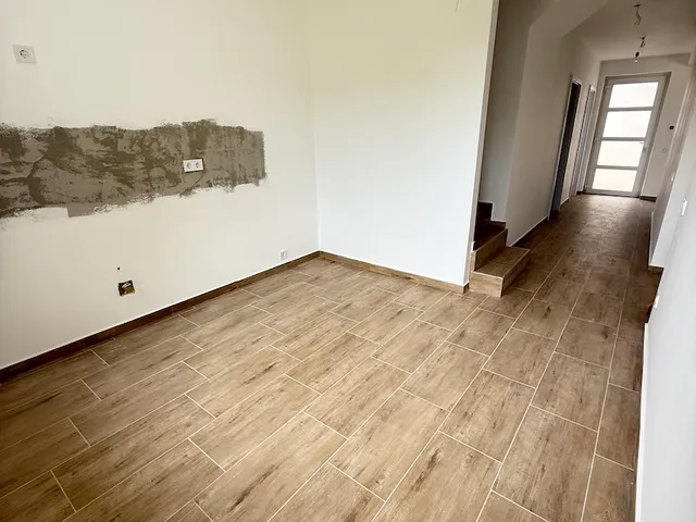 Eladó lakás Paks 147 nm