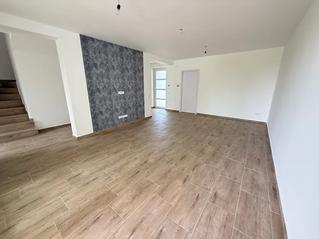 Eladó lakás Paks 147 nm