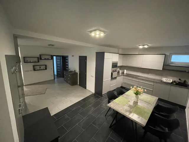 Kiadó lakás Paks 107 nm