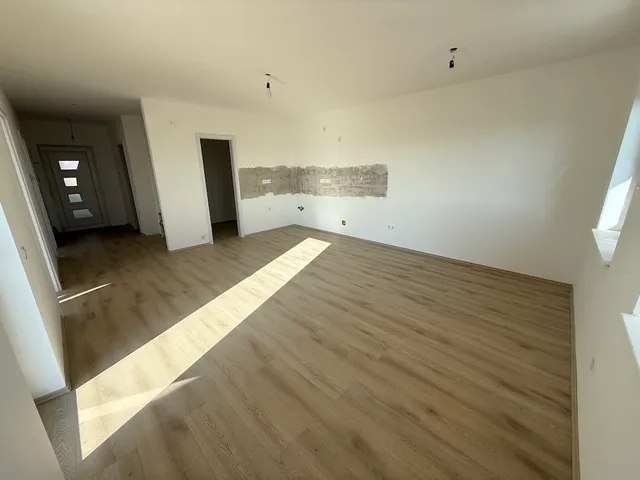 Eladó lakás Paks 203 nm