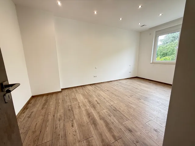 Eladó ház Paks 210 nm