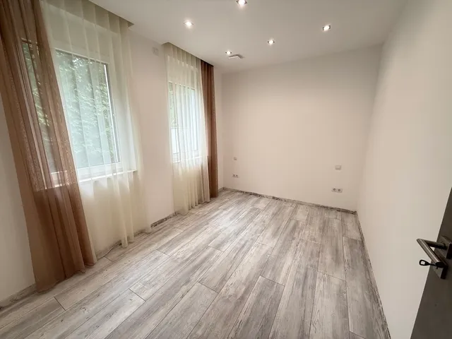Eladó ház Paks 210 nm