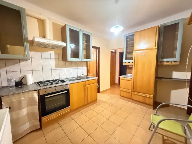 Kiadó ház Paks 54 nm