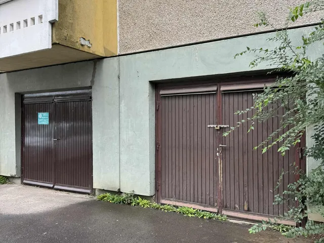 Eladó garázs Debrecen, Tócóskert 18 nm