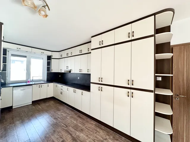 Eladó ház Debrecen, Veres Péter-kert 125 nm