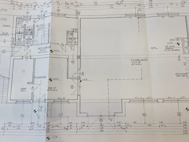 Eladó kereskedelmi és ipari ingatlan Bocskaikert 250 nm