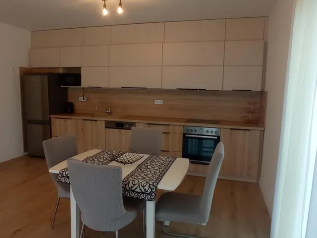 Kiadó lakás Debrecen, Gyöngy utca 69 nm