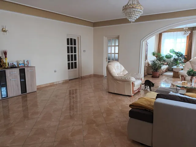 Eladó ház Debrecen, Biharikert 190 nm