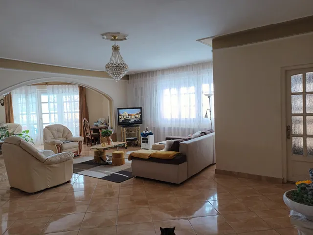 Eladó ház Debrecen, Biharikert 190 nm