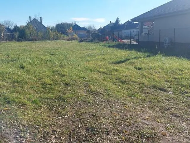 Eladó telek Hajdúsámson 995 nm