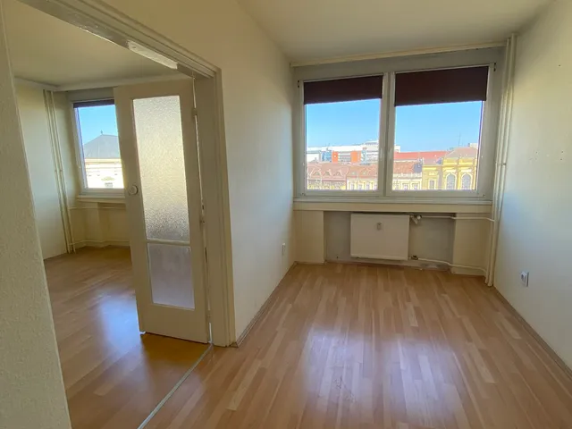 Eladó lakás Debrecen, Belváros, Kossuth tér 50 nm