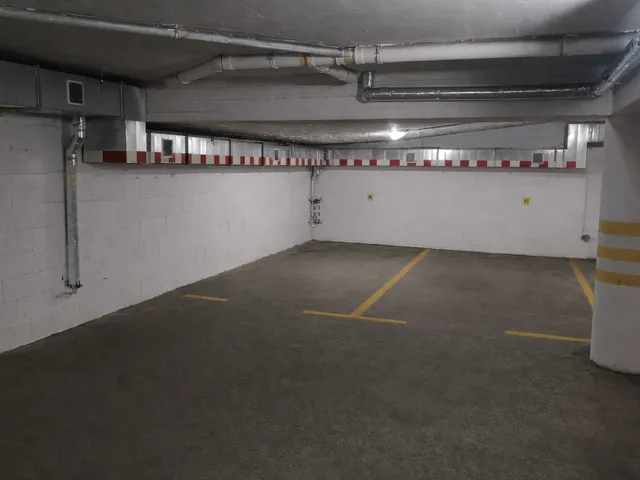 Eladó garázs Debrecen, Belváros 14 nm