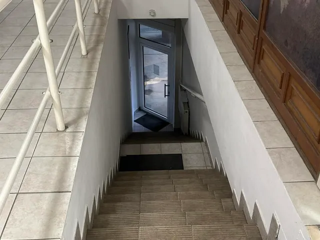 Eladó kereskedelmi és ipari ingatlan Debrecen, Belváros, Kálvin tér 120 nm