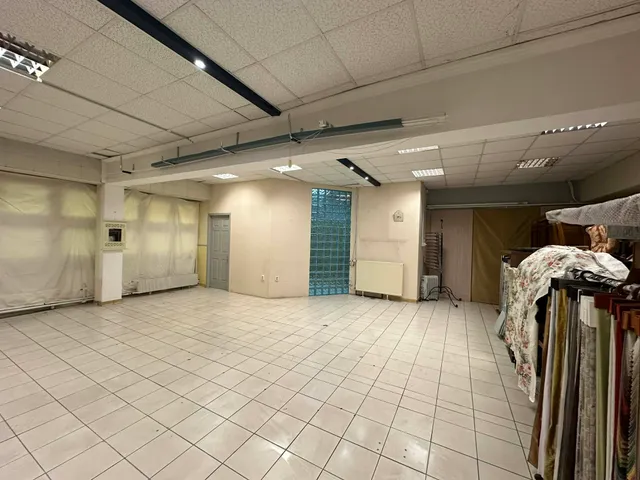 Eladó kereskedelmi és ipari ingatlan Debrecen, Belváros, Kálvin tér 120 nm