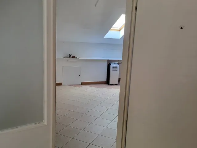 Eladó kereskedelmi és ipari ingatlan Székesfehérvár, Felsőváros 35 nm