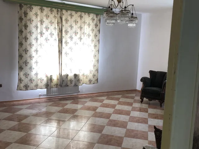 Eladó ház Érd 256 nm