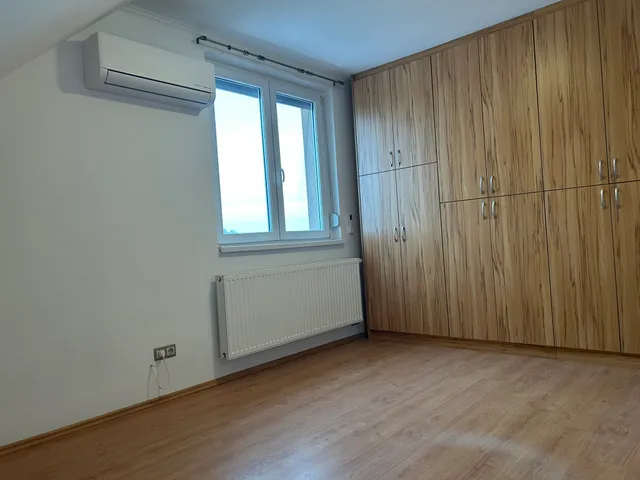 Kiadó ház Székesfehérvár, Feketehegy 140 nm