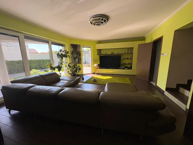 Eladó ház Székesfehérvár, Vezérutcák 200 nm