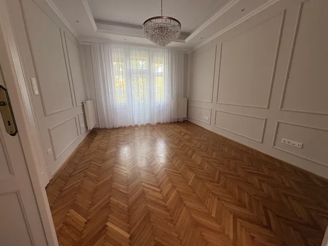 Kiadó lakás Székesfehérvár, Belváros 115 nm