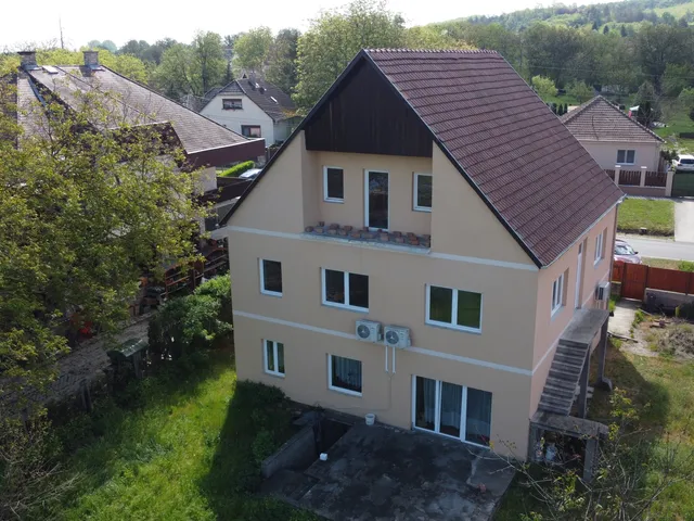 Eladó ház Isaszeg 194 nm