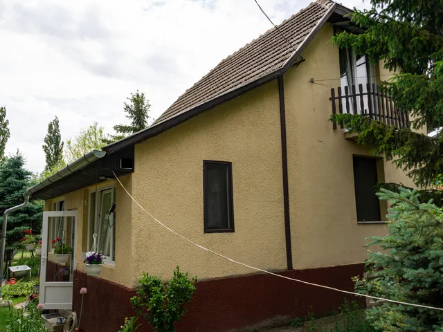 Eladó nyaraló Dány, Tóparti utca 18 89 nm