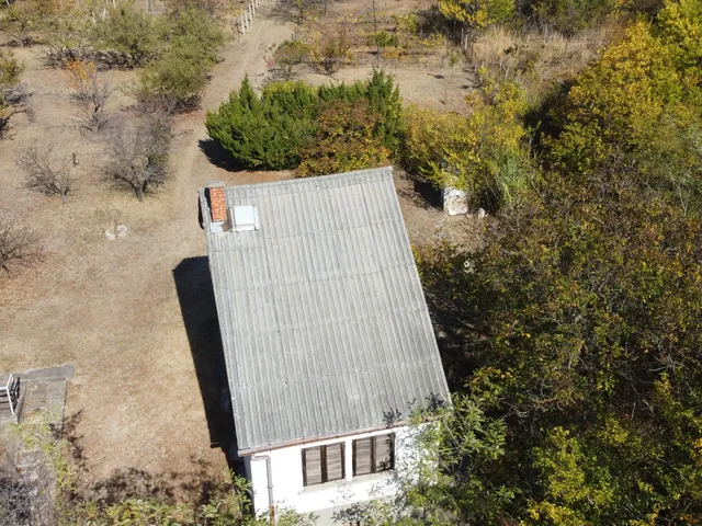 Eladó nyaraló Isaszeg, nincs 57 nm
