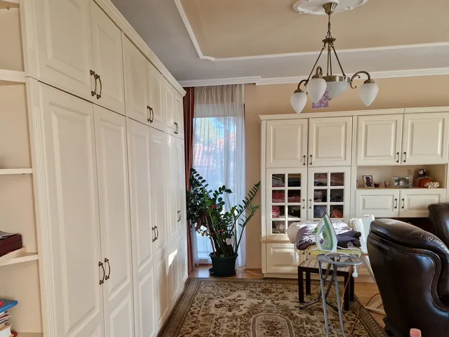 Eladó ház Székesfehérvár, Öreghegy 379 nm