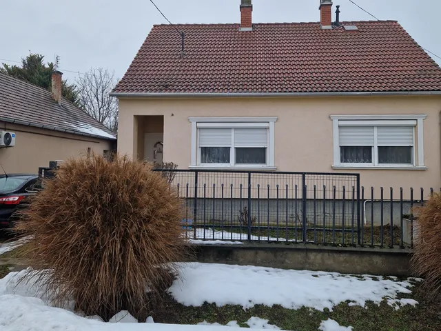 Eladó ház Szabadbattyán 100 nm