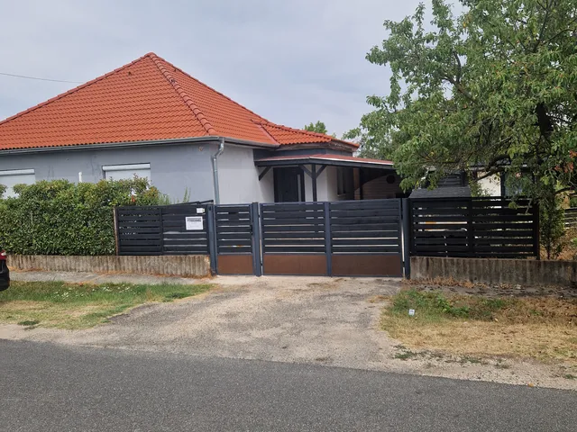 Eladó ház Pákozd 145 nm