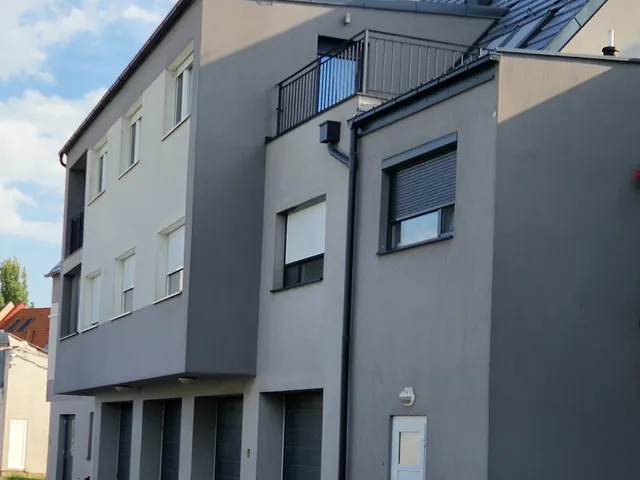 Eladó lakás Székesfehérvár, Szedreskert 70 nm